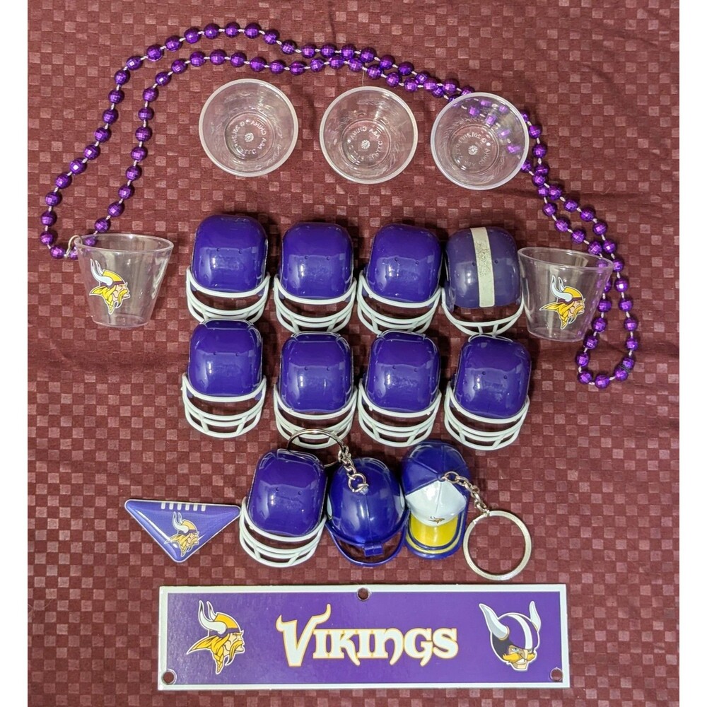 Minnesota Vikings Lot Of 18, Stickers, Mini Helmets, Necklaces And Keychain